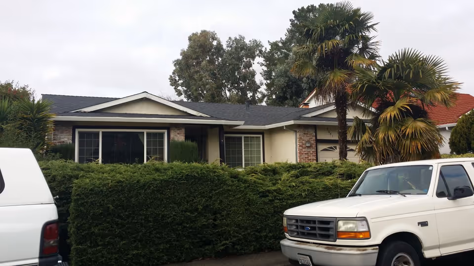 Completed Owens Corning TruDefinition Onyx Black roof replacement at 2041 Vista Lane in Petaluma, CA
